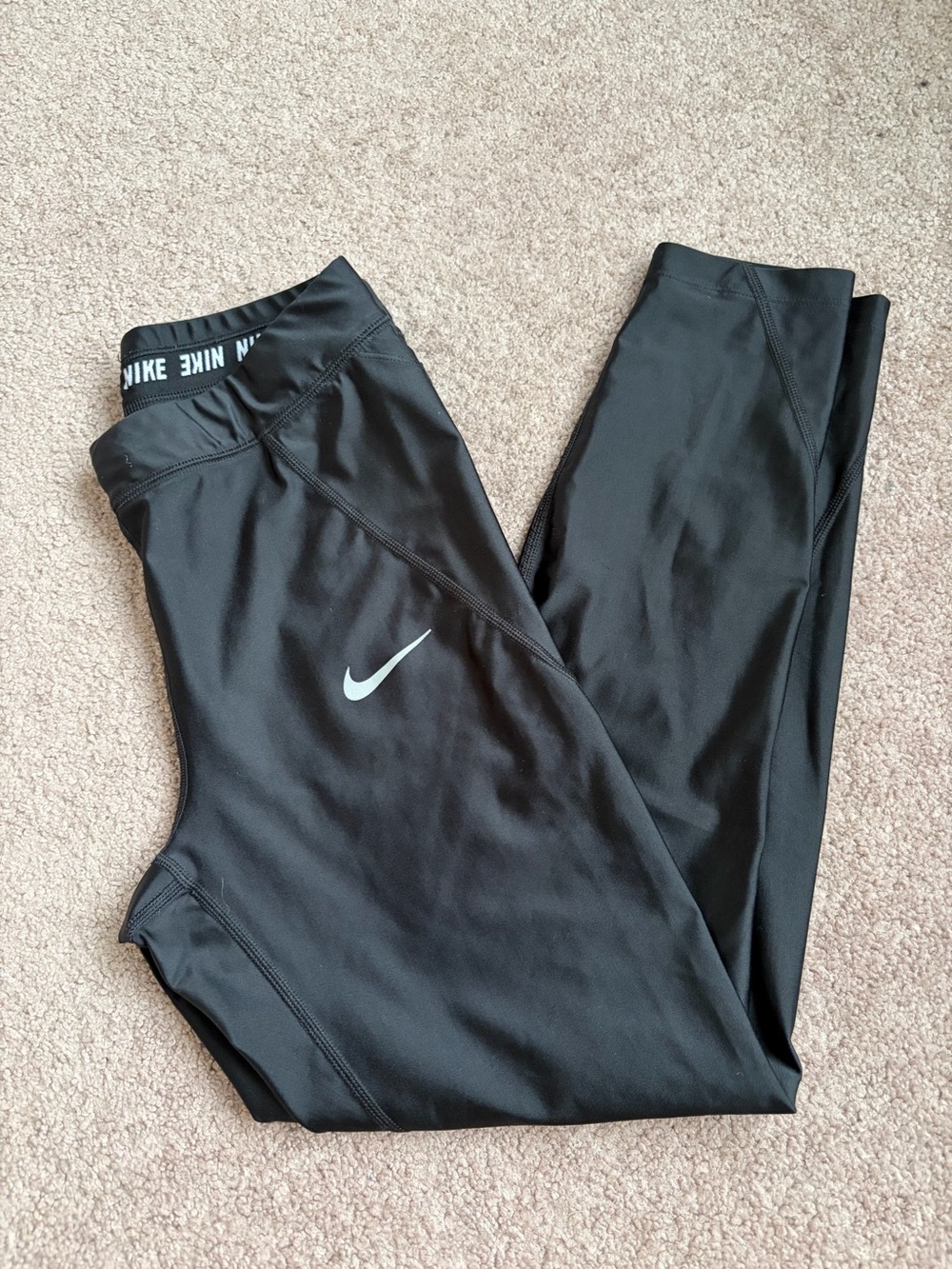 🍁 NIKE - Medium Leggings with Pockets
